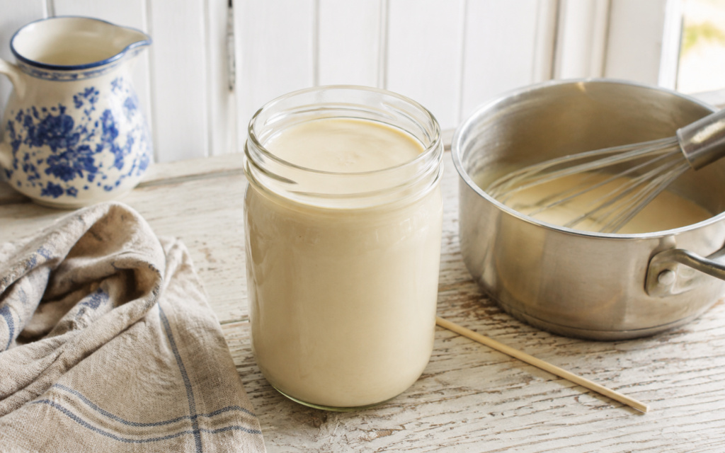 Ingedampte melk: Tuisgemaak